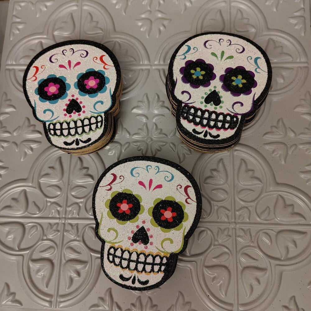 HALLOWEEN DECOR AND CRAFTS - 21 PIECES - GLITTER SUGAR SKULLS